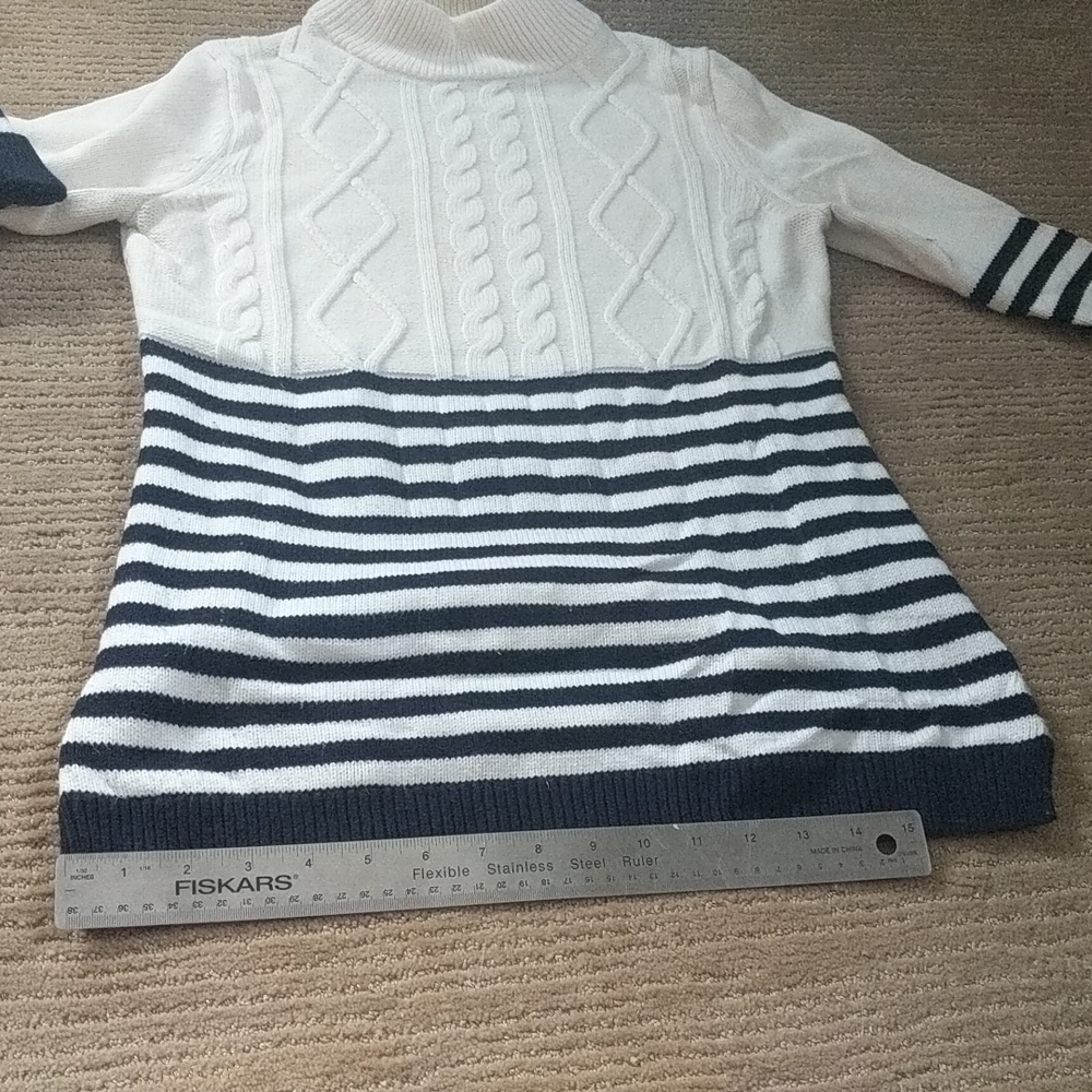 Navy & white cable knit turtleneck sweater - Picture 9 of 11